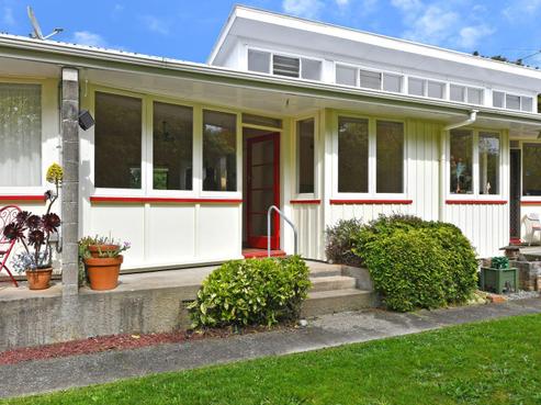 2/18 Marion Street, Silverstream