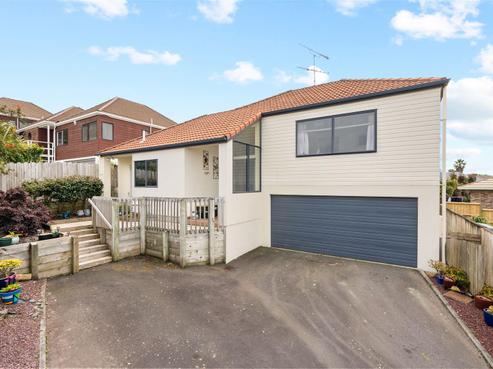 1/8 Kells Place, Botany Downs