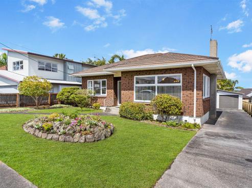 2 Preston Avenue, Belmont