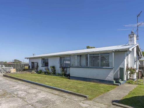 8 Scott Street, Strathern