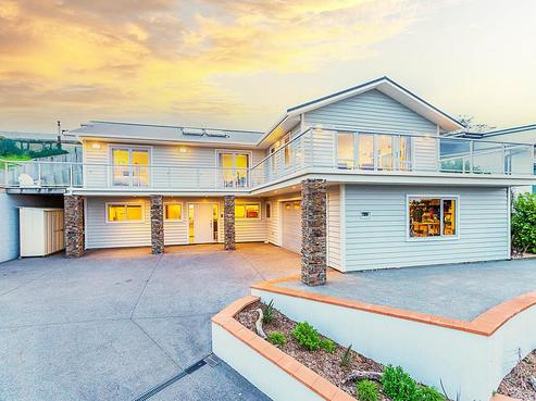 18 Charlotte Way, Raumati South