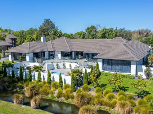 49 Regents Park Drive, Casebrook