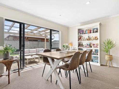 70 Magic Way, Randwick Park
