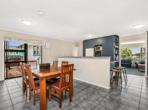 16 Montmere Avenue, Te Atatu Peninsula