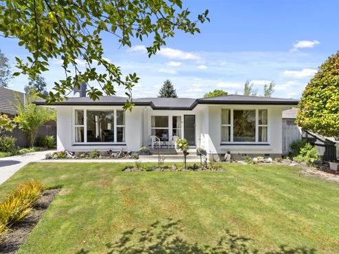 32 Burnside Crescent, Burnside