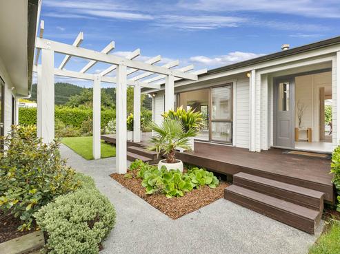 44 School Road, Riverhead