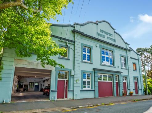 2/47 Church Street, Devonport