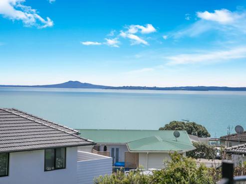 5 Moana Terrace, Maraetai