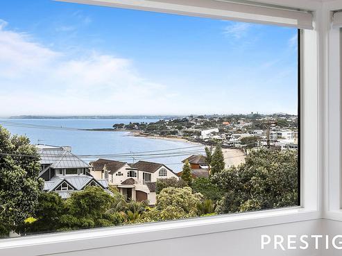 26 Beach Road, Castor Bay