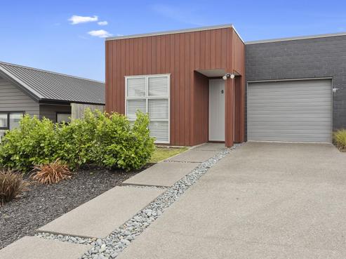 6 Onukutara Place, Huntington