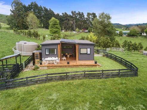 996 Limeworks Loop Road, Te Pahu