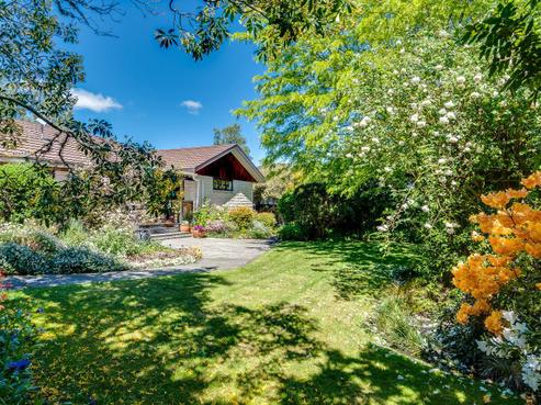 64 Iona Road, Havelock North