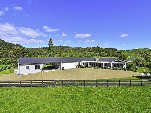 137 Falls Road, Hunua