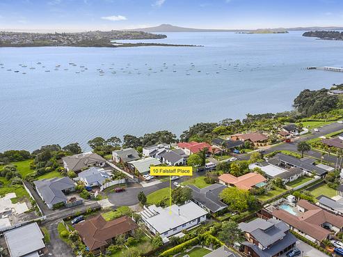 10 Falstaff Place, Half Moon Bay
