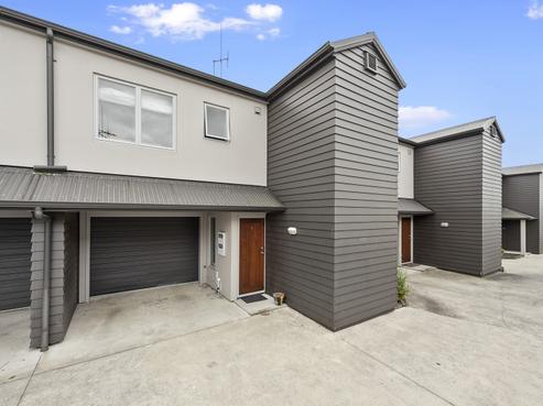 15D Charlemont Street, Whitiora