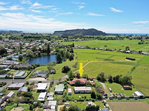 12 Lake Crescent, Takaka