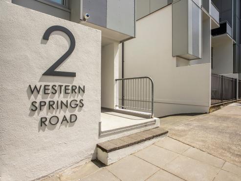 17/2 Western Springs Road, Morningside