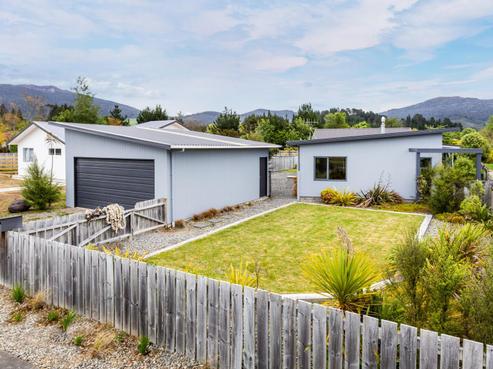 26 Ngahana Place, Turangi