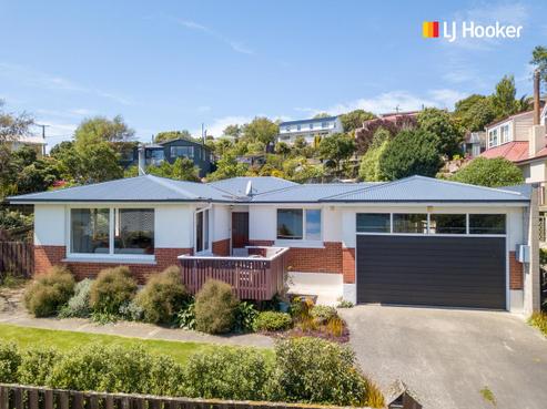 15 Bayne Terrace, Macandrew Bay