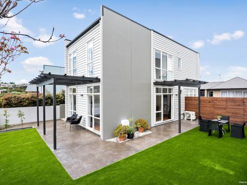 109 Fernhill Way, Oteha