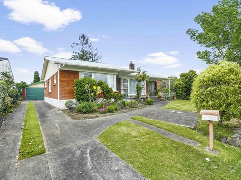 9 Hooker Avenue, Chedworth