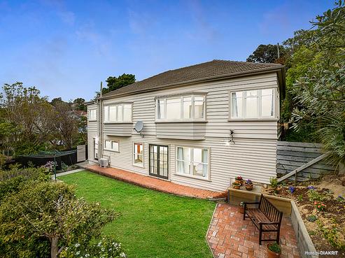 2 Donald Crescent, Karori