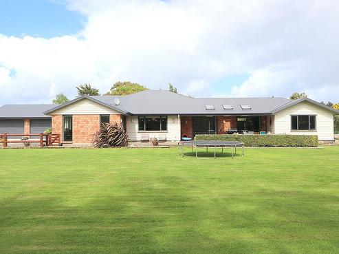 16 Awarua Road, Otatara