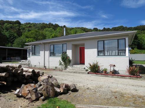 8 Munson Street, Reefton
