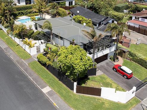 2 Copperfield Terrace, Mellons Bay