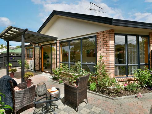 16 Red Hibiscus Road, Stanmore Bay