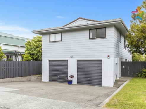 13 Tarras Grove, Kelson