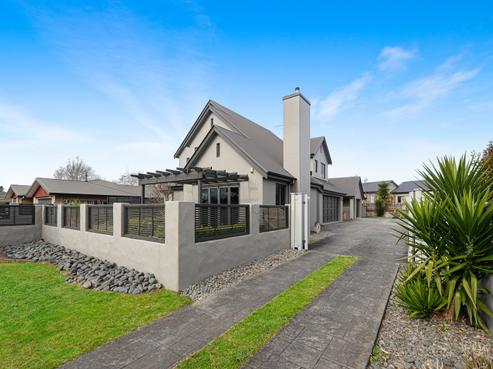 13 Dixon Road, Fitzroy