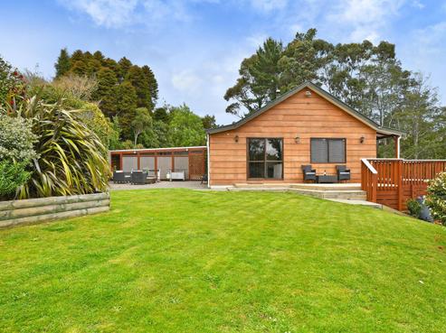 15 Ashton Warner Way, Whitemans Valley