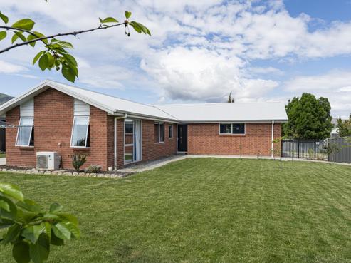 104 Barry Avenue, Cromwell