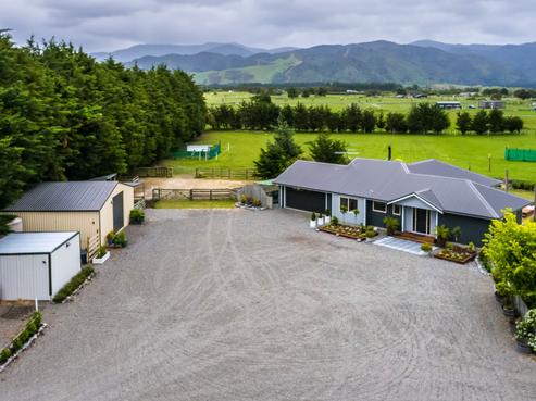 228 Woodside Road, Featherston
