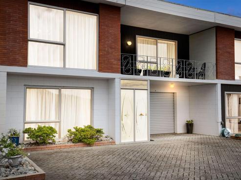 2/266 Western Hills Drive, Avenues