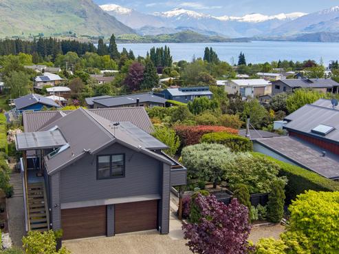 42 Manuka Crescent, Wanaka