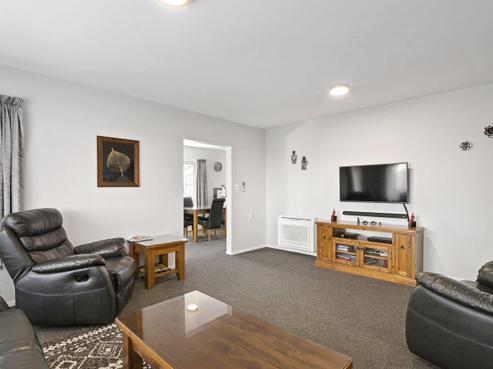 17 Tennyson Crescent, Stoke