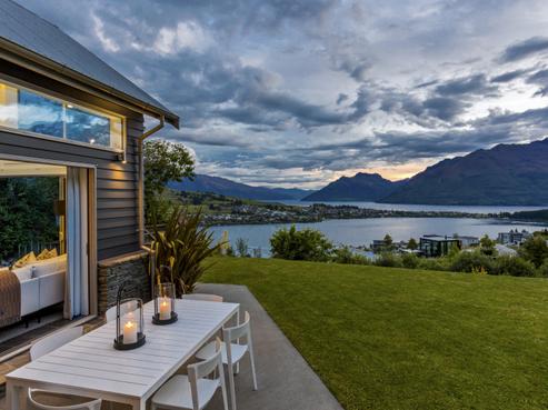23 Goldleaf Hill, Queenstown Central