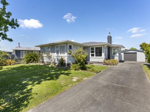 38 Catlins Crescent, Milson