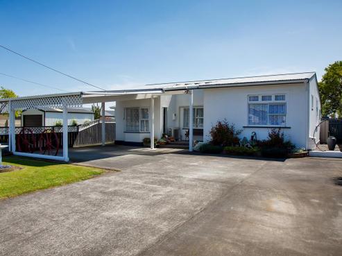 15 Disraeli Street, Hawera