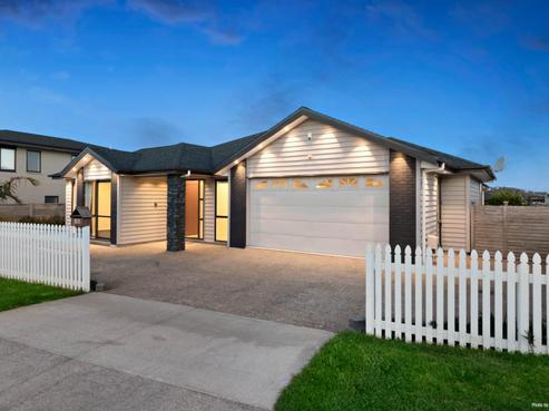 15 Grove Way, Riverhead