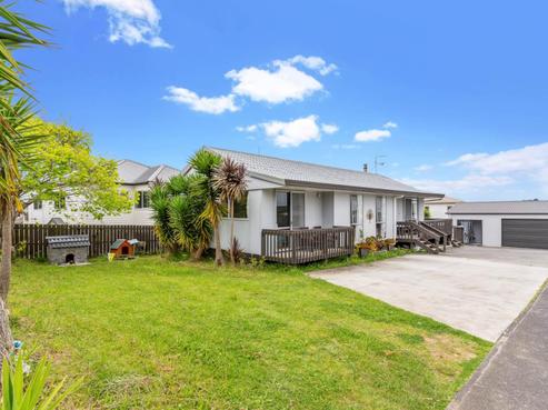 6 Bill Phillip Place, Clendon Park