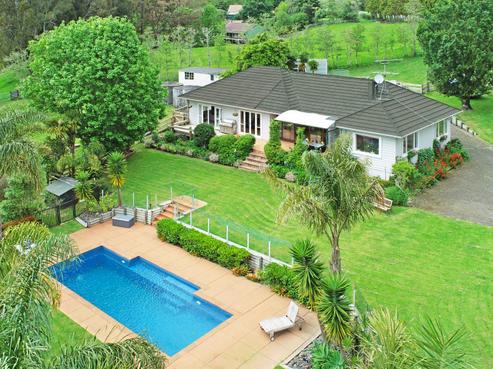 374 Whitford Park Road, Whitford