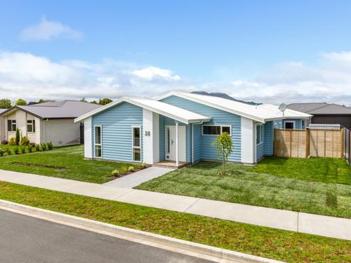 38 Noumea Drive, Rangatira Park