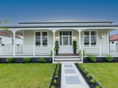 402 Avenue Road West, Hastings