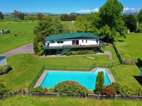 67 Mangaroa Road, Longlands