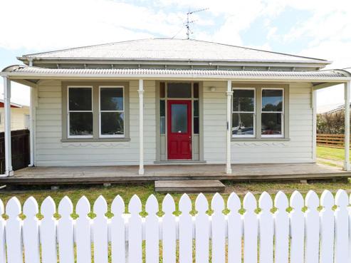276 High Street South, Carterton