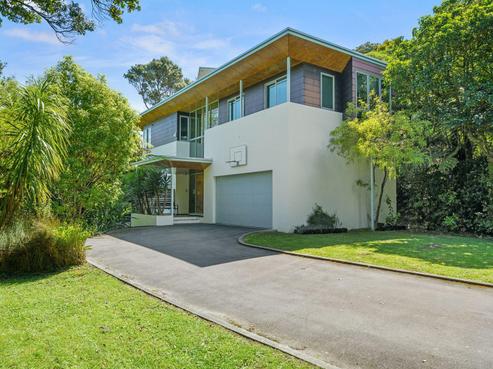19 Dillon Street, Lowry Bay