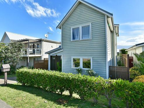 7 Cape Cod Drive, Gulf Harbour